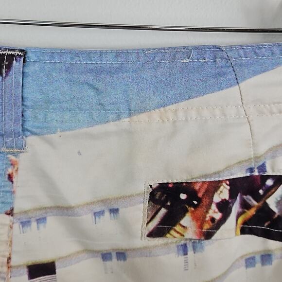 Ecko UNLTD Y2K Hotel Pool Scene Print Swim Board Shorts Men's 40 FLAWS - Picture 7 of 14